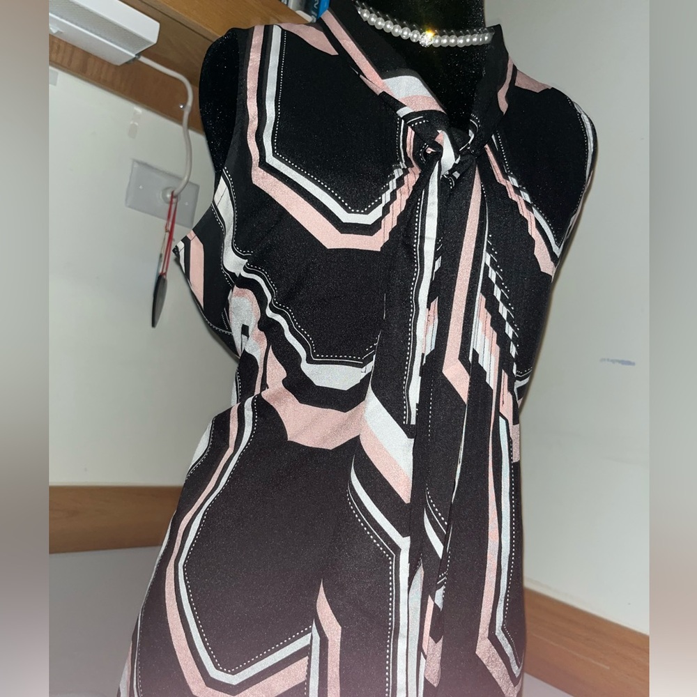 New York & Company Black and Pink Geometric Top